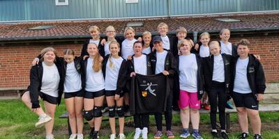 Faustball: Baumontage Förtsch sponsort neue Trainingsjacken und T-Shirts